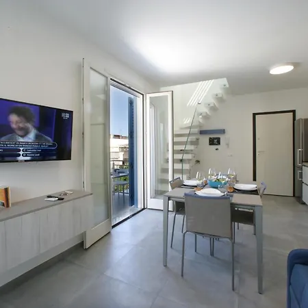 Itaca E Medea - Con Idromassaggio In Terrazza