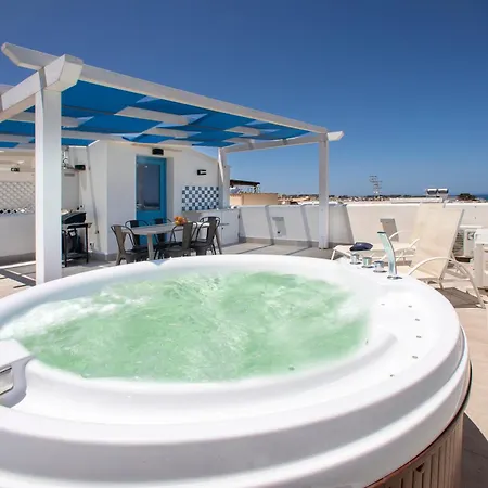 Itaca E Medea - Con Idromassaggio In Terrazza 아파트 *